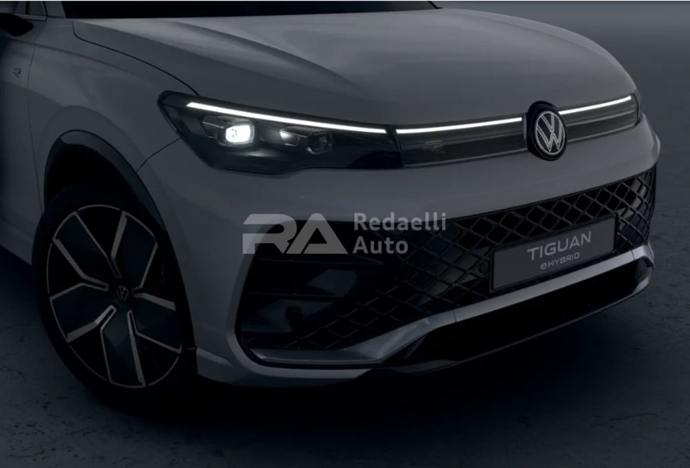 Volkswagen Tiguan nuova a Lecco (4)