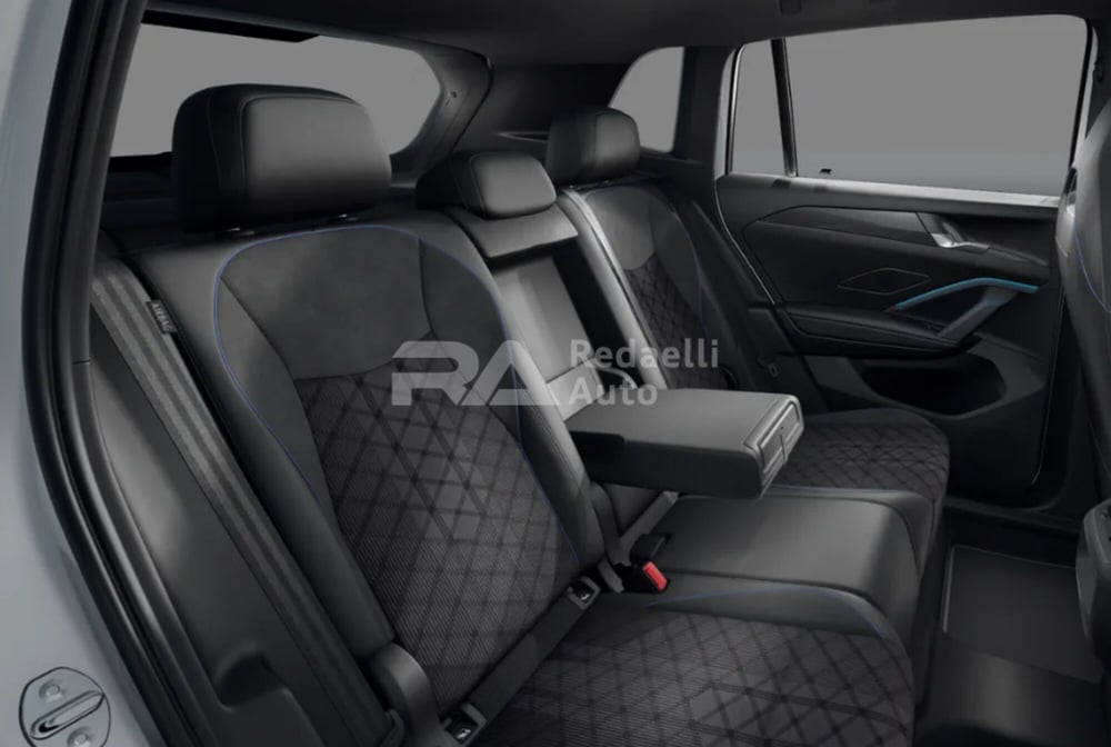 Volkswagen Tiguan nuova a Lecco (9)