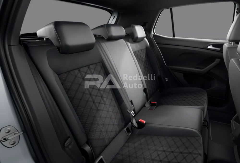 Volkswagen T-Cross nuova a Lecco (8)