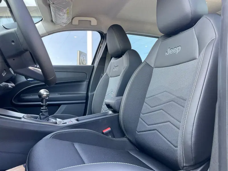 Jeep Avenger nuova a Ancona (11)