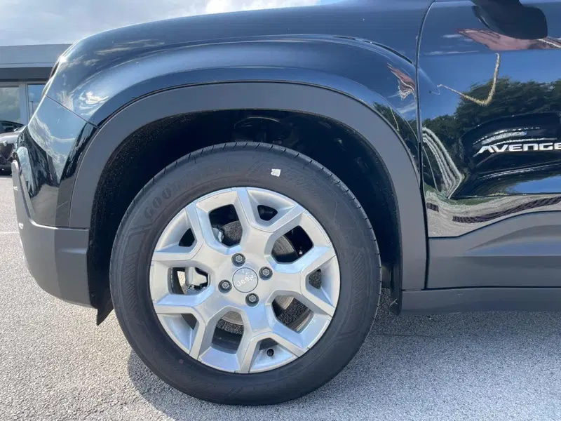 Jeep Avenger nuova a Ancona (9)
