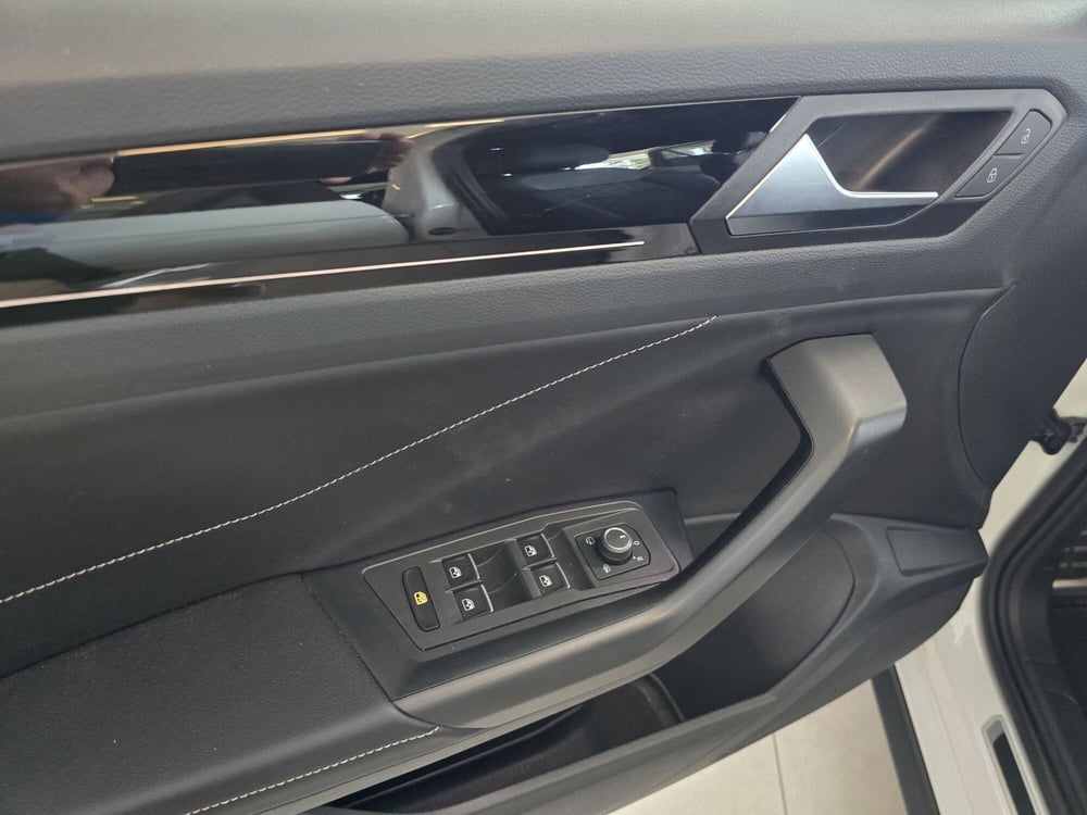 Volkswagen T-Roc usata a Rimini (18)