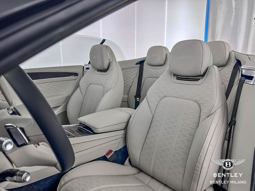 Bentley Continental GTC nuova a Milano (10)