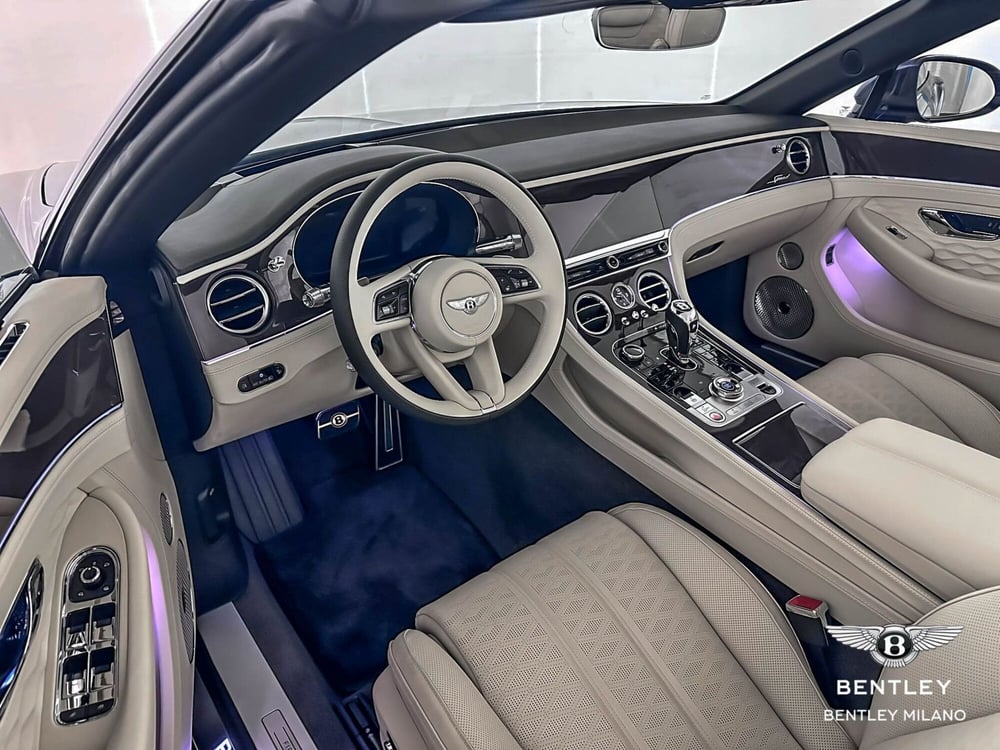 Bentley Continental GTC nuova a Milano (11)