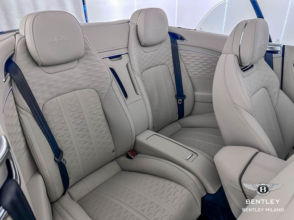 Bentley Continental GTC nuova a Milano (14)