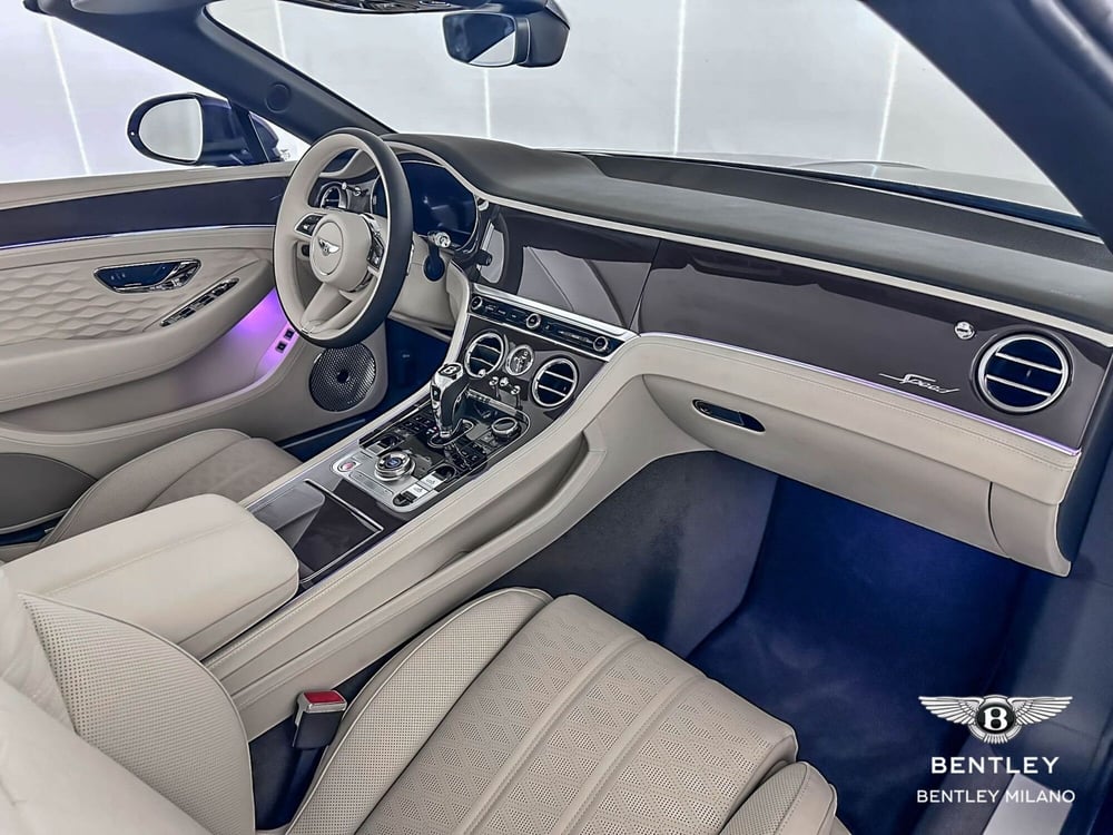 Bentley Continental GTC nuova a Milano (15)