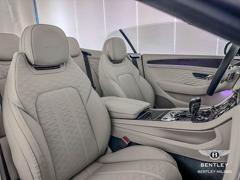 Bentley Continental GTC nuova a Milano (16)