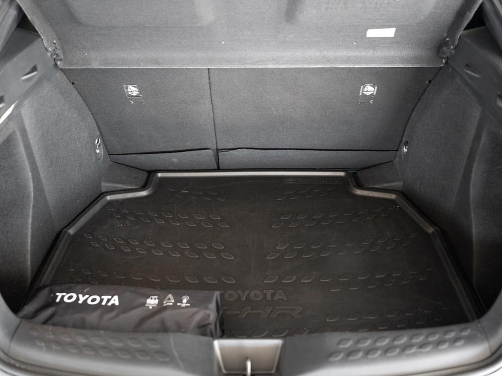 Toyota Toyota C-HR usata a Foggia (11)