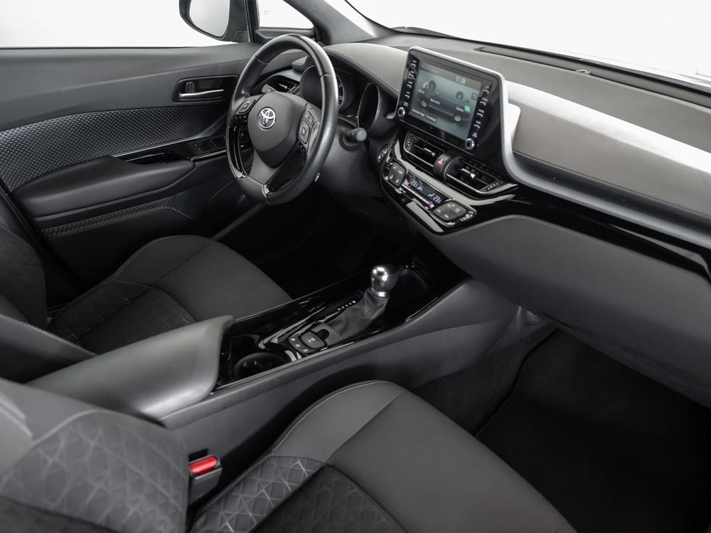Toyota Toyota C-HR usata a Foggia (6)