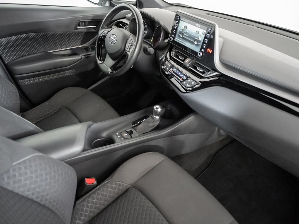 Toyota Toyota C-HR usata a Foggia (6)
