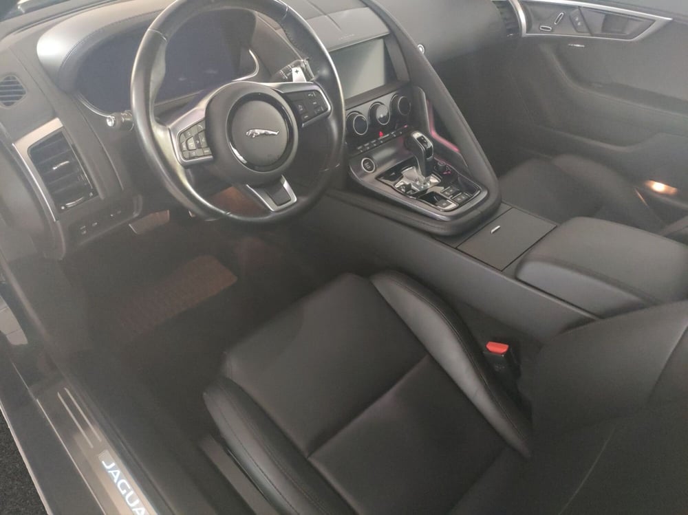 Jaguar F-Type Coupé usata a Milano (5)