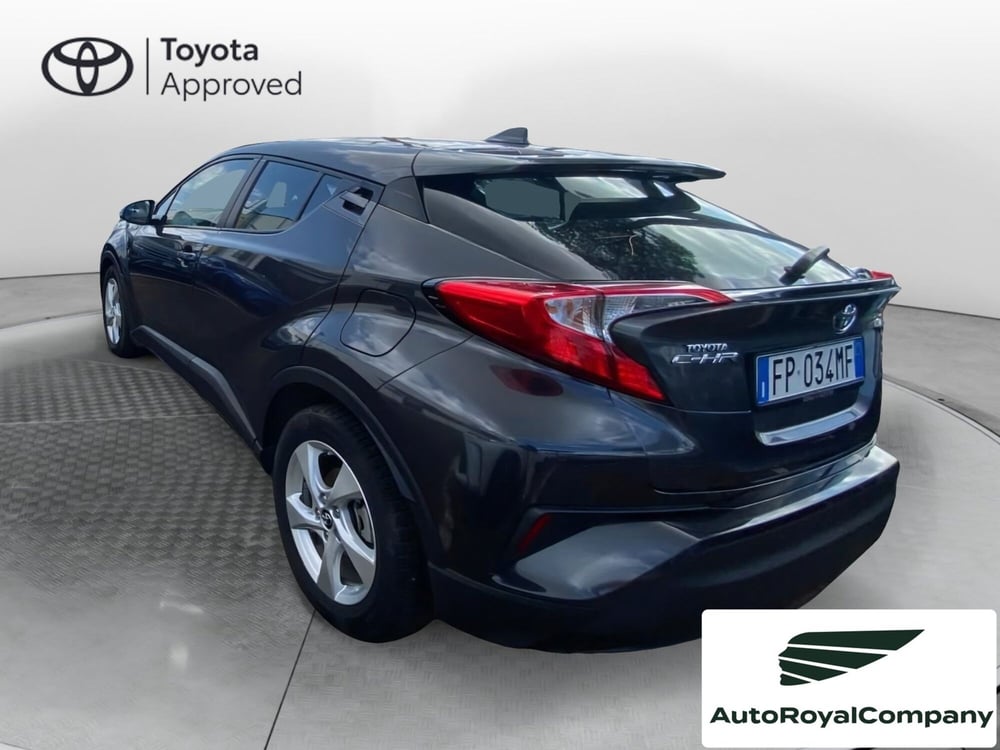 Toyota Toyota C-HR usata a Roma (11)