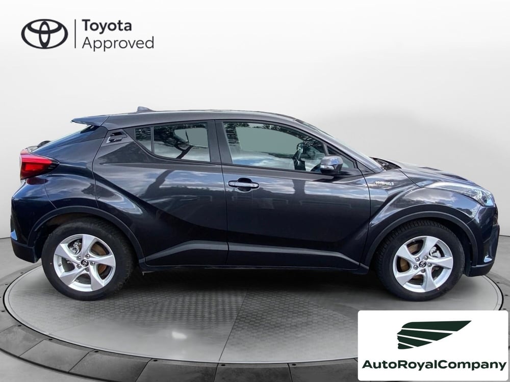Toyota Toyota C-HR usata a Roma (9)