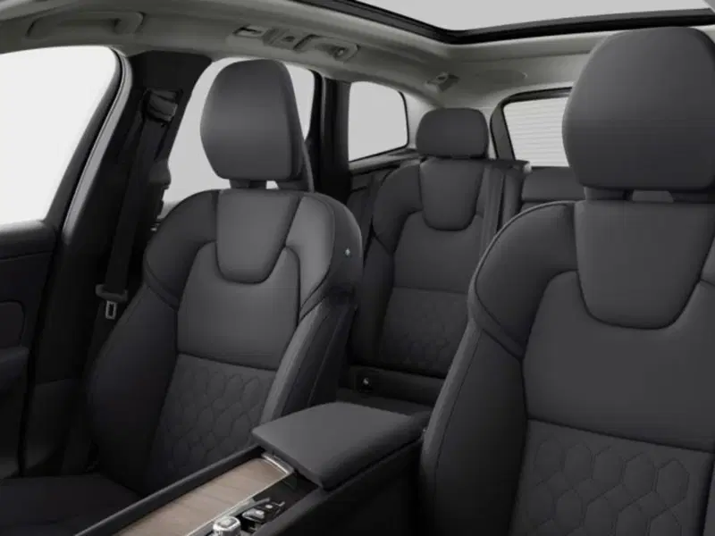 Volvo XC60 nuova a Modena (10)