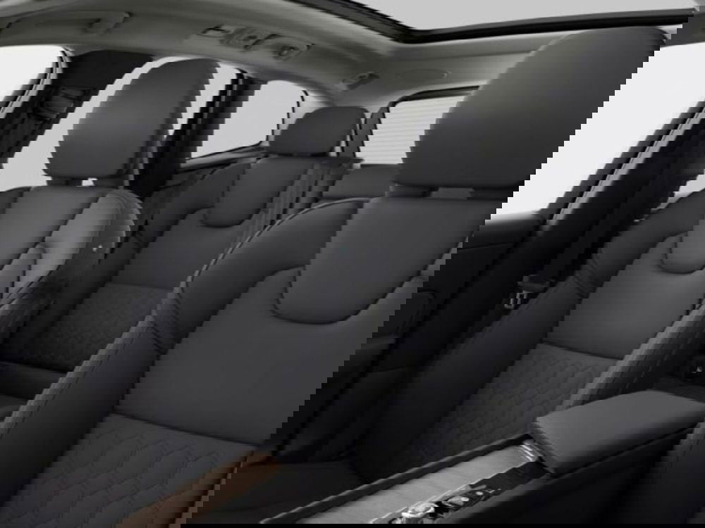 Volvo XC60 nuova a Modena (10)