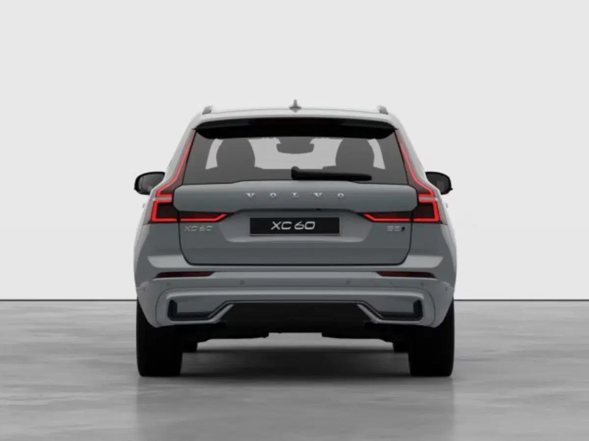 Volvo XC60 nuova a Modena (4)