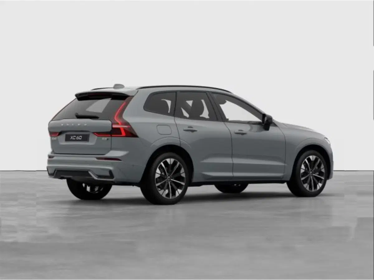 Volvo XC60 nuova a Modena (5)