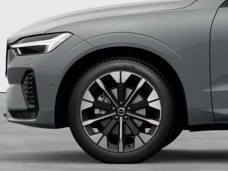 Volvo XC60 nuova a Modena (7)