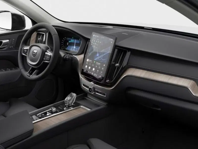 Volvo XC60 nuova a Modena (8)
