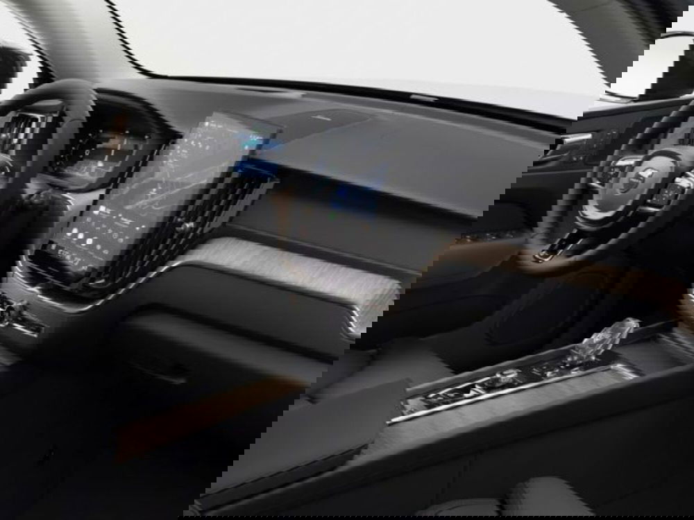 Volvo XC60 nuova a Modena (8)