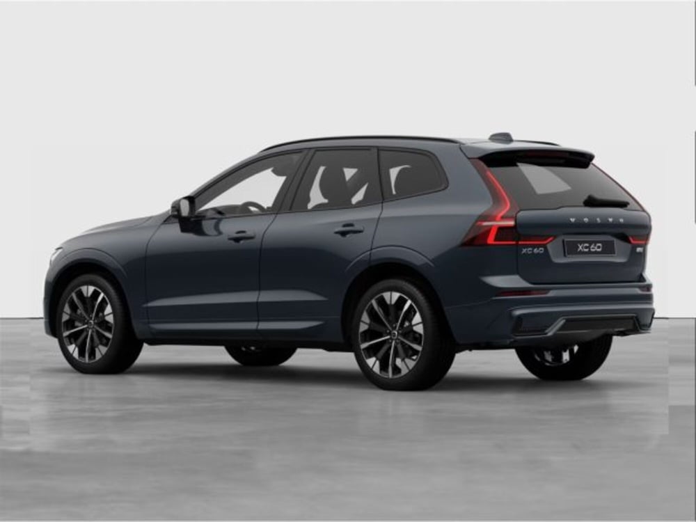 Volvo XC60 nuova a Modena (3)
