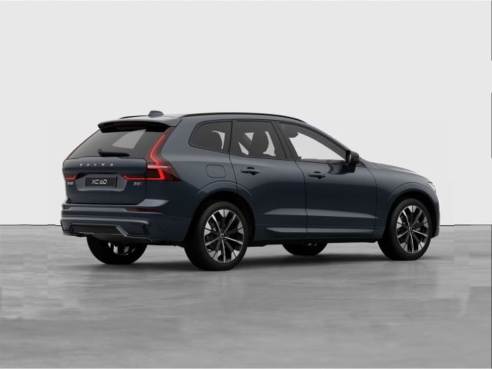 Volvo XC60 nuova a Modena (5)