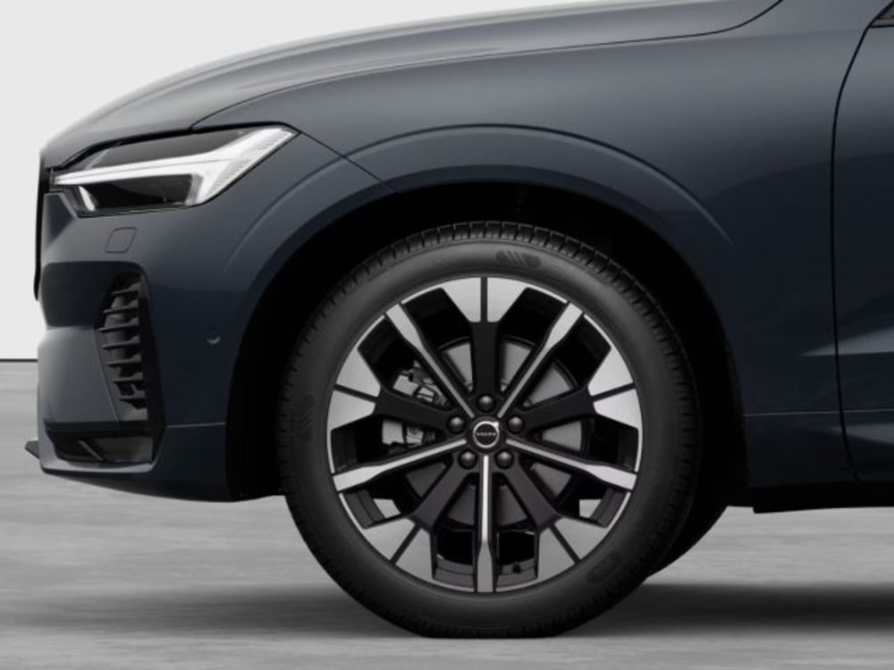 Volvo XC60 nuova a Modena (7)