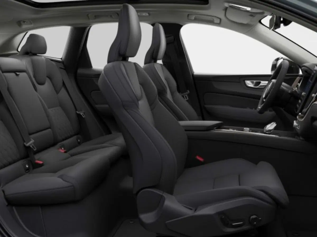 Volvo XC60 nuova a Modena (11)