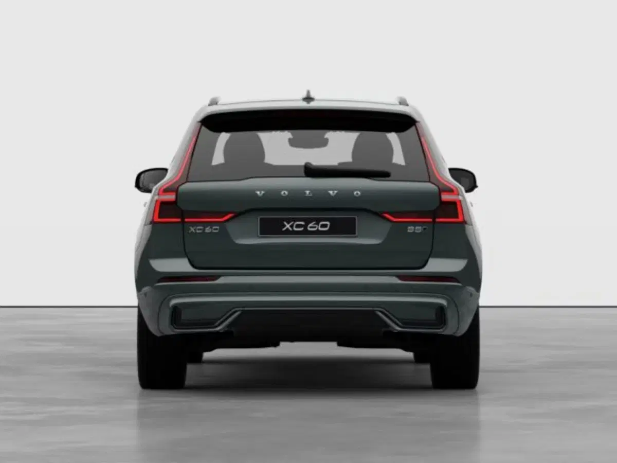 Volvo XC60 nuova a Modena (4)