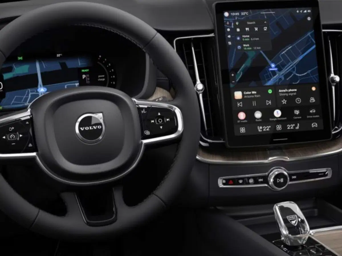 Volvo XC60 nuova a Modena (9)