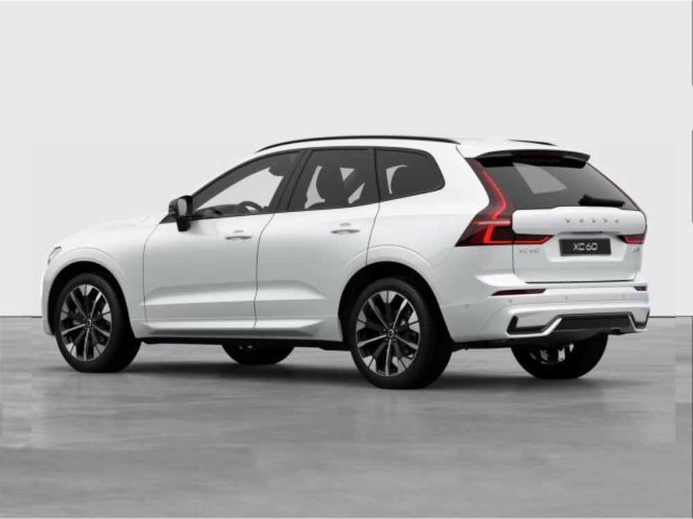 Volvo XC60 nuova a Modena (3)