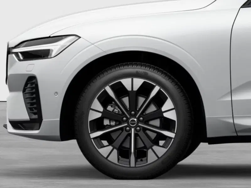 Volvo XC60 nuova a Modena (7)