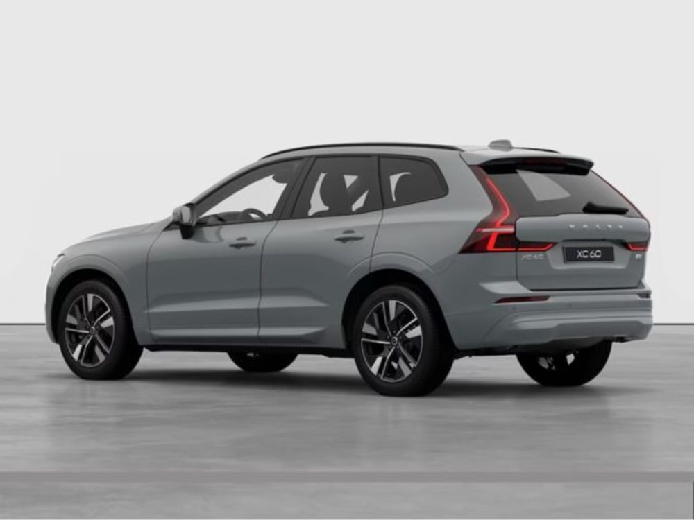 Volvo XC60 nuova a Modena (3)