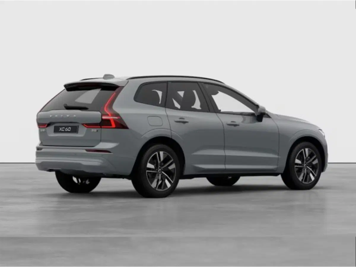 Volvo XC60 nuova a Modena (5)