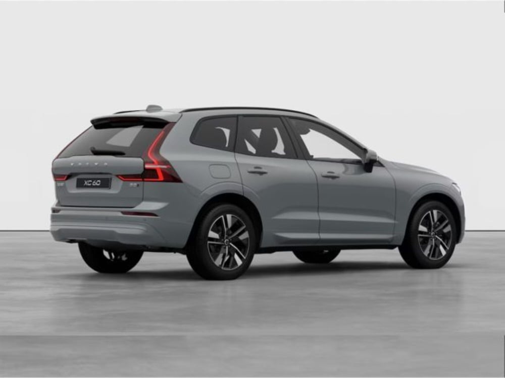 Volvo XC60 nuova a Modena (5)