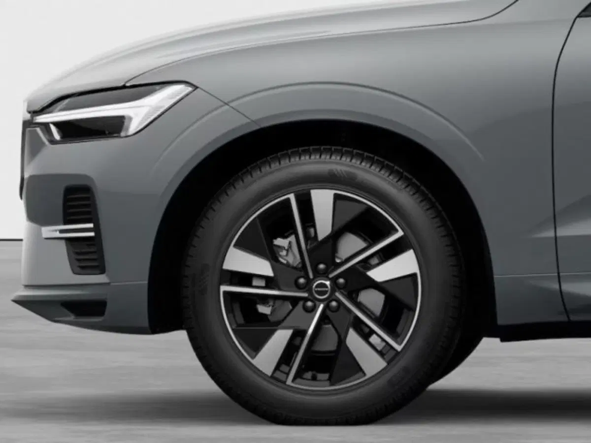 Volvo XC60 nuova a Modena (7)
