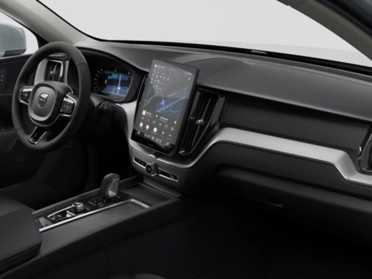 Volvo XC60 nuova a Modena (8)