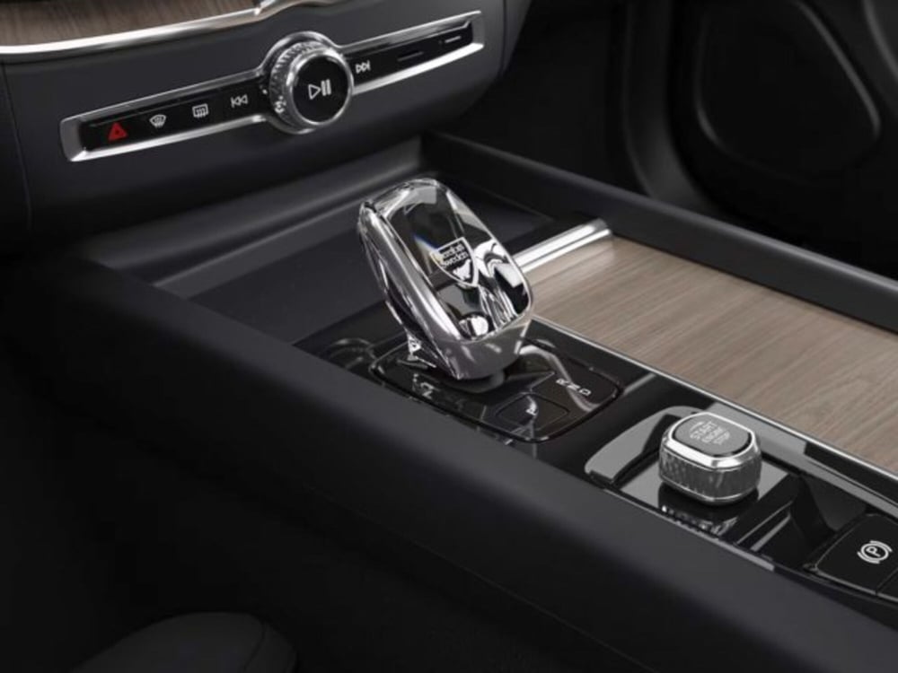 Volvo XC60 nuova a Modena (12)