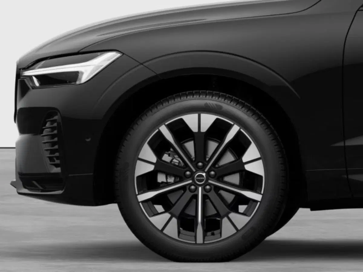 Volvo XC60 nuova a Modena (7)