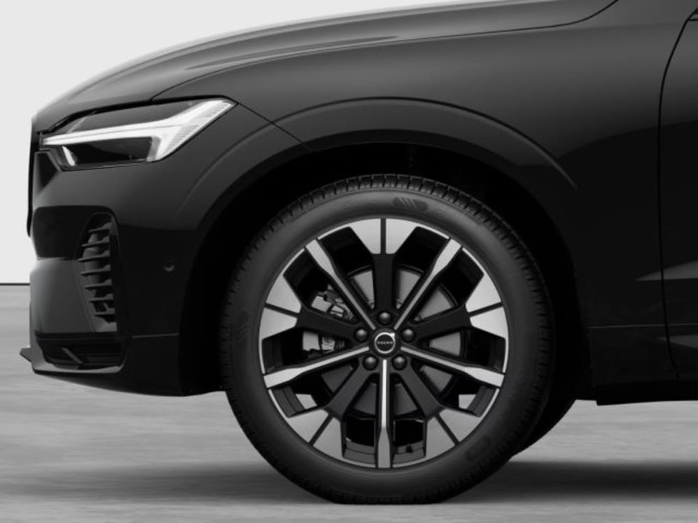 Volvo XC60 nuova a Modena (7)