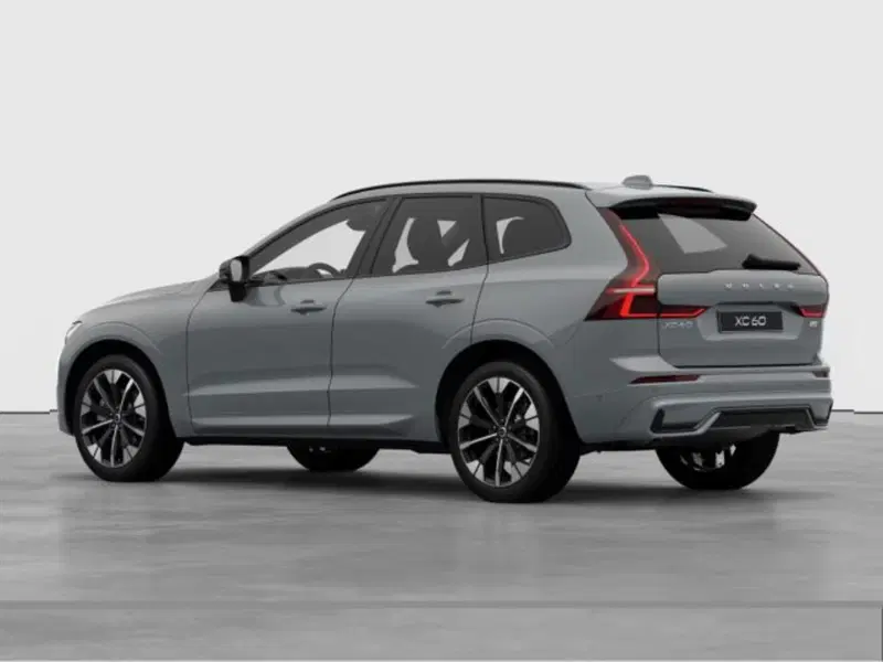 Volvo XC60 nuova a Modena (3)