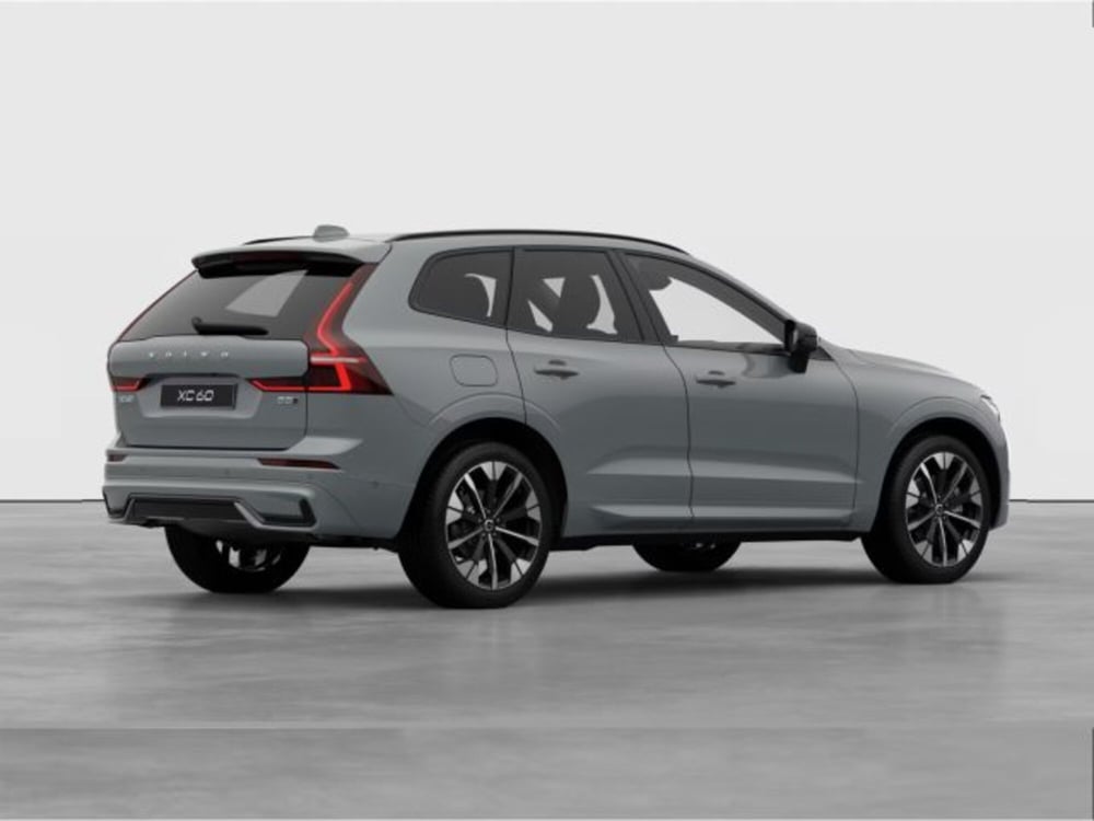 Volvo XC60 nuova a Modena (5)