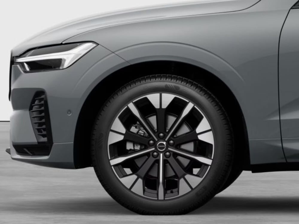 Volvo XC60 nuova a Modena (7)