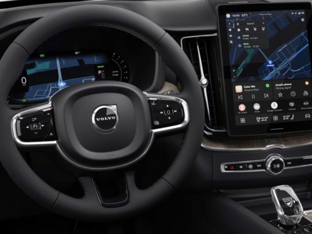 Volvo XC60 nuova a Modena (9)