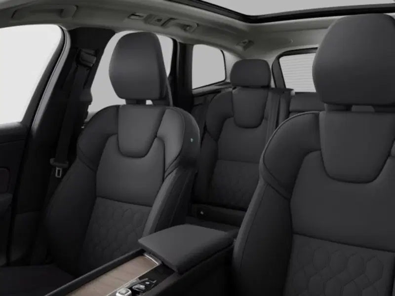 Volvo XC60 nuova a Modena (10)