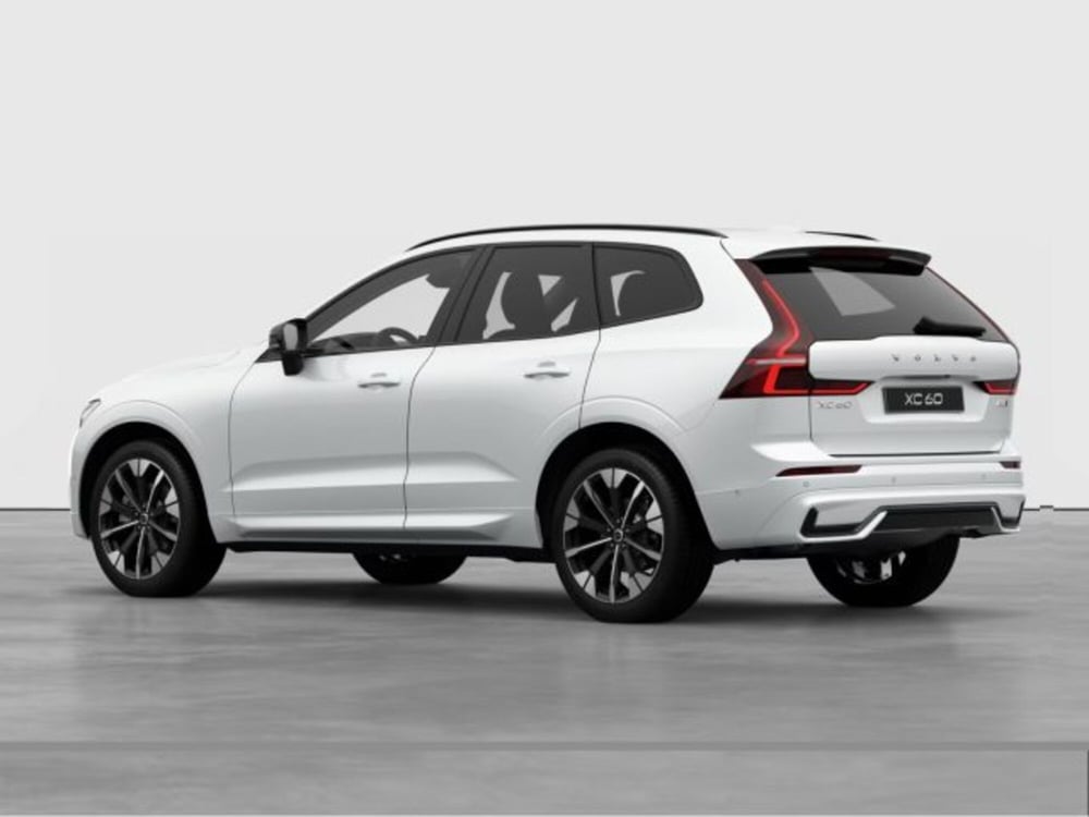 Volvo XC60 nuova a Modena (3)