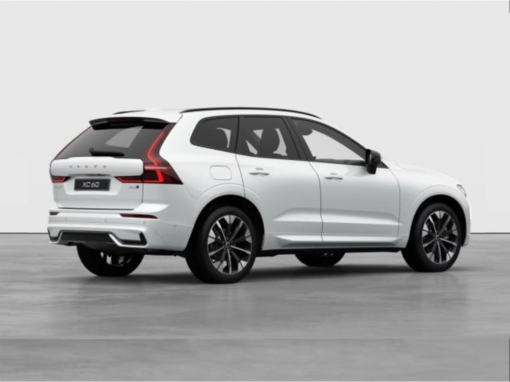Volvo XC60 nuova a Modena (5)