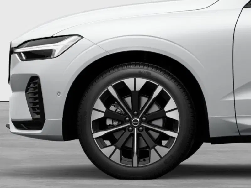 Volvo XC60 nuova a Modena (7)