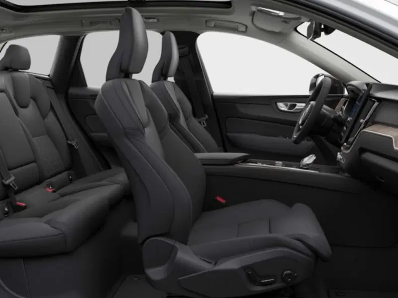 Volvo XC60 nuova a Modena (12)