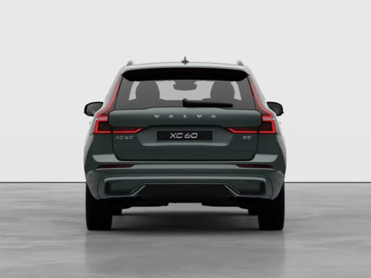 Volvo XC60 nuova a Modena (4)